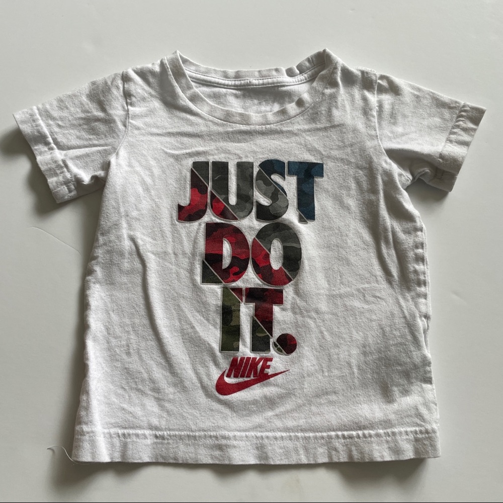 Nike tee